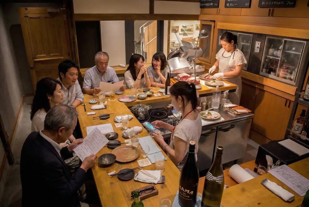 Gastronomía en Kagurazaka: de los dulces tradicionales a los pequeños restaurantes